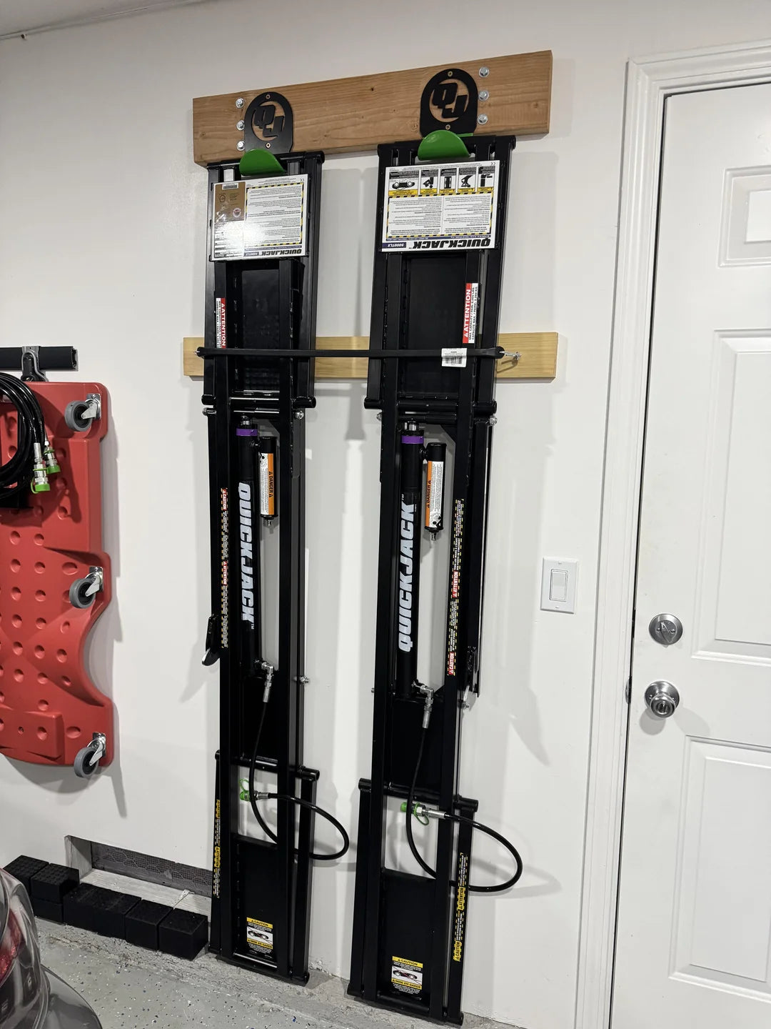 QUICKJACK - 8000TLX 8,000-LB. PORTABLE CAR LIFT